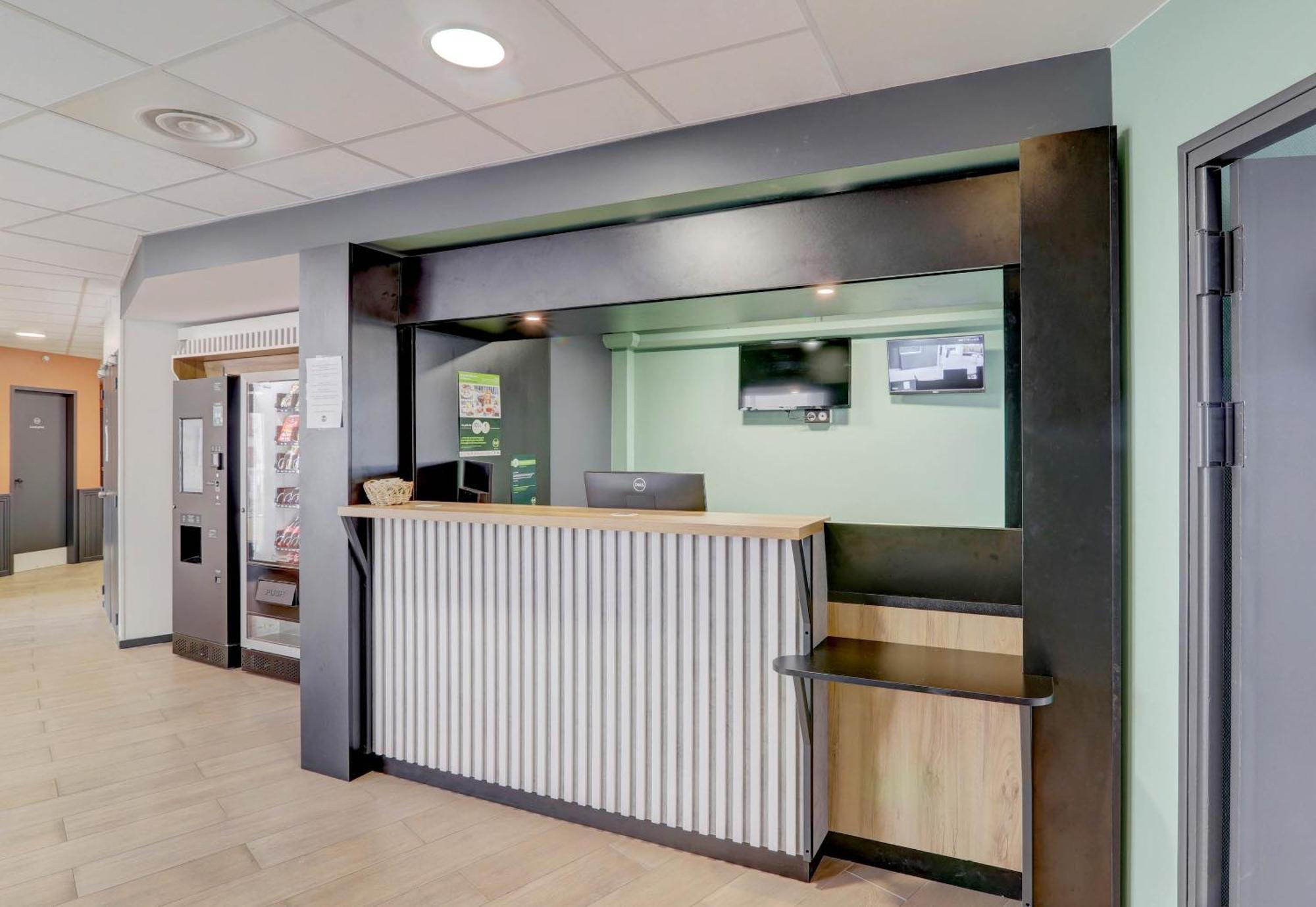 B&B Hotel Montlucon Centre Zewnętrze zdjęcie