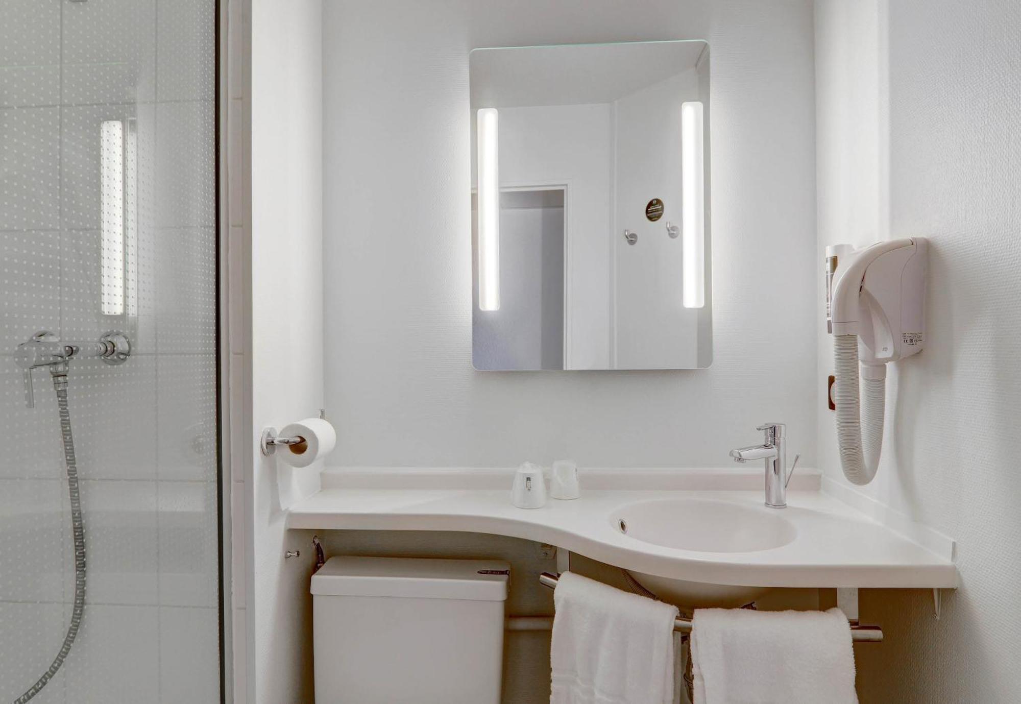 B&B Hotel Montlucon Centre Zewnętrze zdjęcie